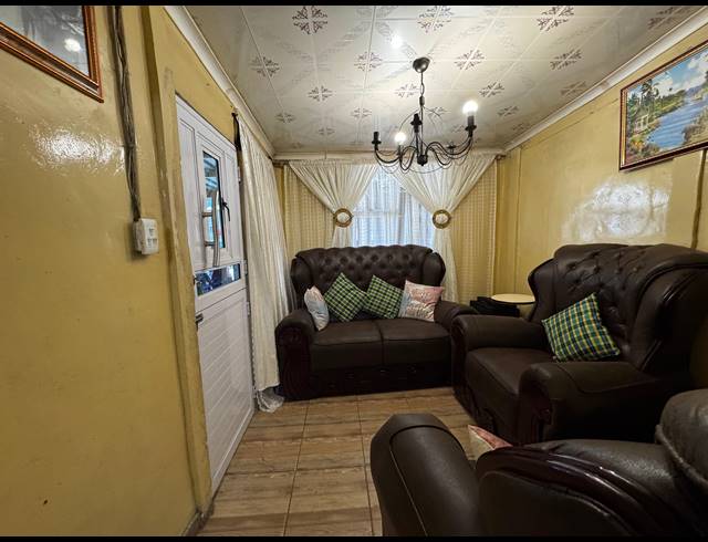 3 BEDROOM HOUSE FOR SALE IN SUNSET GLEN
